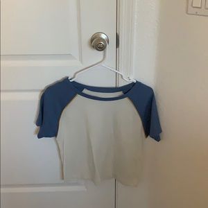 AMERICAN EAGLE blue yellow & white tee!